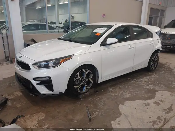 3KPF24AD2ME299422 2021 KIA FORTE - Image 2