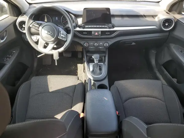 3KPF24AD2ME303890 2021 KIA FORTE - Image 8
