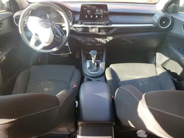3KPF24AD2ME311813 2021 KIA FORTE - Image 8