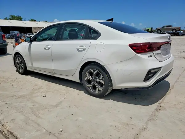 3KPF24AD2ME312069 2021 KIA FORTE - Image 2
