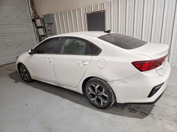 3KPF24AD2ME315523 2021 KIA FORTE - Image 2