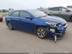 3KPF24AD2ME318499 2021 KIA FORTE