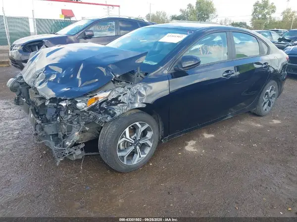 3KPF24AD2ME325324 2021 KIA FORTE - Image 2