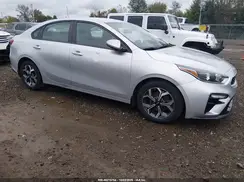 3KPF24AD2ME325968 2021 KIA FORTE