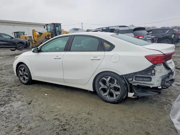 3KPF24AD2ME331155 2021 KIA FORTE - Image 2