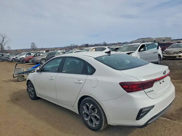 3KPF24AD2ME331852 2021 KIA FORTE - Image 2