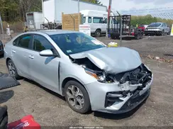 3KPF24AD2ME333097 2021 KIA FORTE