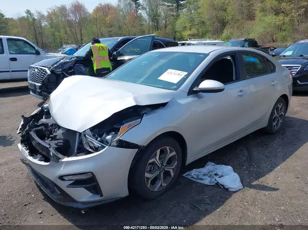 3KPF24AD2ME333097 2021 KIA FORTE - Image 2