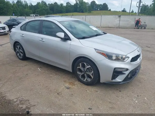 3KPF24AD2ME335173 2021 KIA FORTE - Image 1