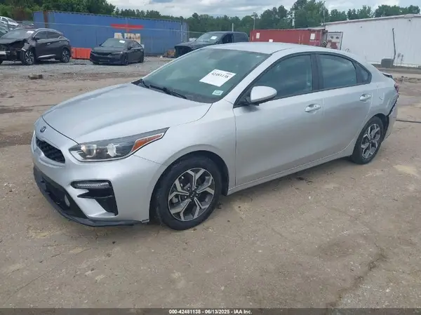 3KPF24AD2ME335173 2021 KIA FORTE - Image 2