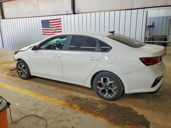 3KPF24AD2ME339403 2021 KIA FORTE - Image 2