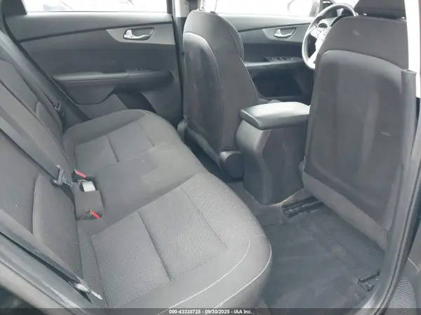 3KPF24AD2ME345038 2021 KIA FORTE - Image 8