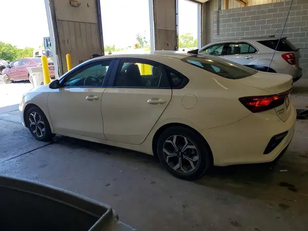 3KPF24AD2ME346903 2021 KIA FORTE - Image 2