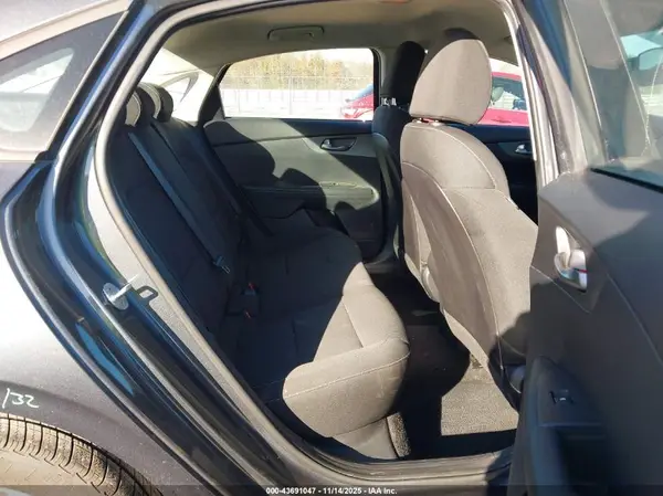 3KPF24AD2ME347548 2021 KIA FORTE - Image 8