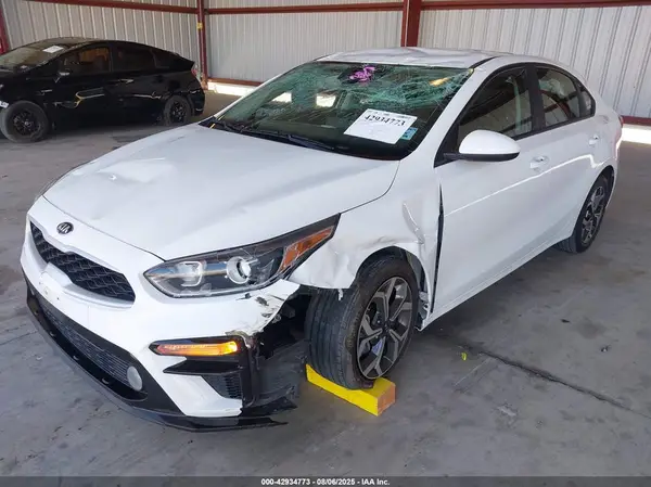 3KPF24AD2ME350174 2021 KIA FORTE - Image 2