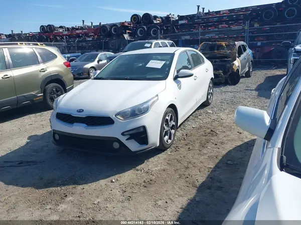 3KPF24AD2ME352927 2021 KIA FORTE - Image 2