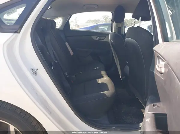 3KPF24AD2ME352927 2021 KIA FORTE - Image 8