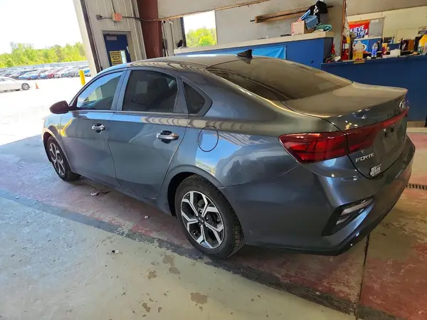 3KPF24AD2ME353964 2021 KIA FORTE - Image 2