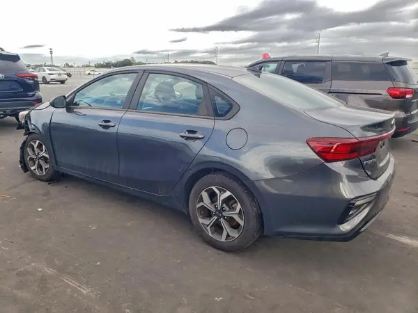 3KPF24AD2ME354063 2021 KIA FORTE - Image 2