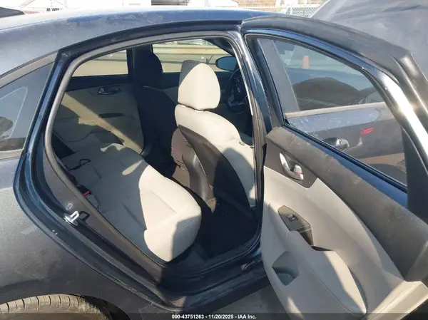 3KPF24AD2ME356881 2021 KIA FORTE - Image 8