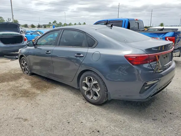 3KPF24AD2ME358632 2021 KIA FORTE - Image 2