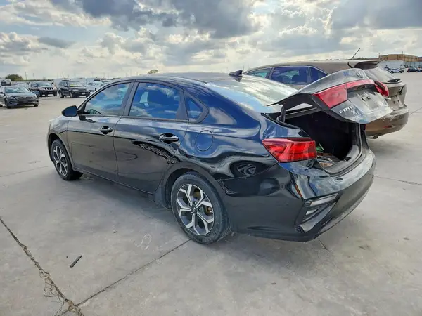 3KPF24AD2ME359697 2021 KIA FORTE - Image 2
