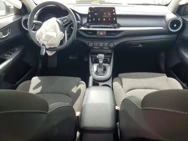 3KPF24AD2ME361319 2021 KIA FORTE - Image 8