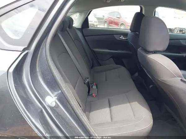 3KPF24AD2ME364026 2021 KIA FORTE - Image 8