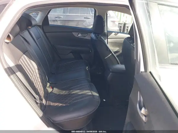 3KPF24AD2ME369047 2021 KIA FORTE - Image 8