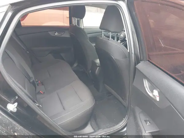 3KPF24AD2ME369176 2021 KIA FORTE - Image 8