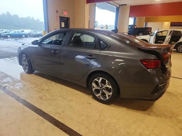 3KPF24AD2ME369713 2021 KIA FORTE - Image 2
