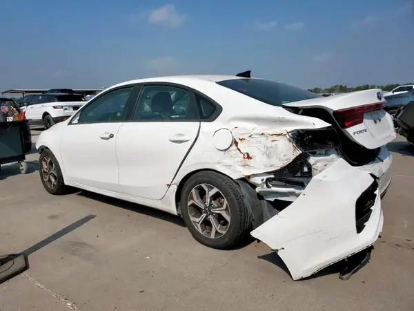 3KPF24AD2ME372188 2021 KIA FORTE - Image 2
