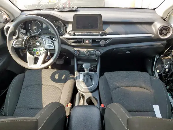 3KPF24AD2ME372188 2021 KIA FORTE - Image 8