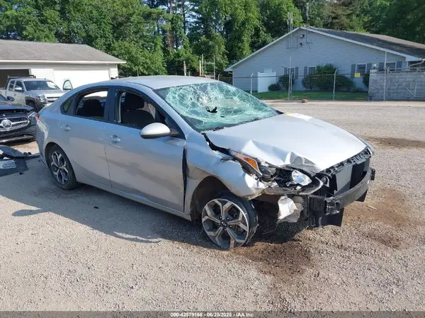 3KPF24AD2ME373356 2021 KIA FORTE - Image 1