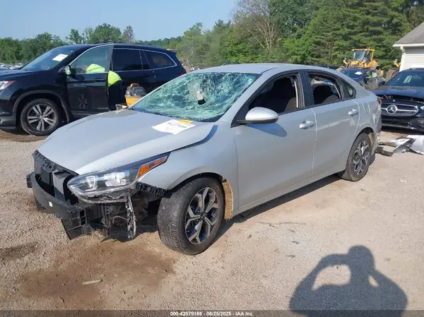 3KPF24AD2ME373356 2021 KIA FORTE - Image 2