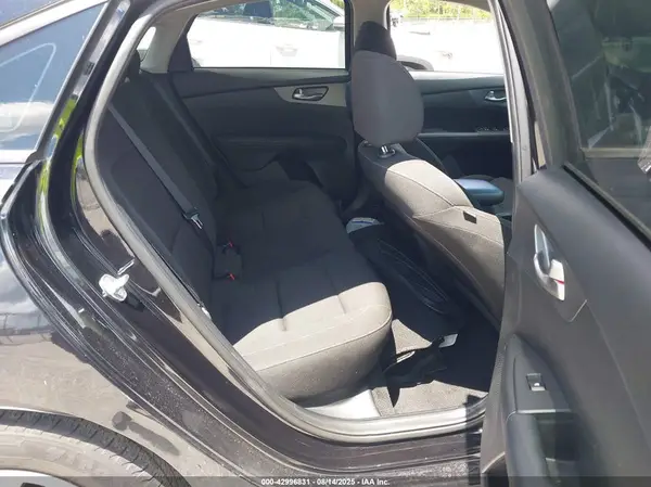 3KPF24AD2ME374684 2021 KIA FORTE - Image 8