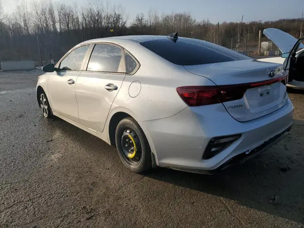 3KPF24AD2ME376192 2021 KIA FORTE - Image 2