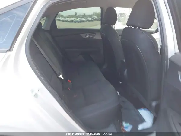 3KPF24AD2ME381165 2021 KIA FORTE - Image 8