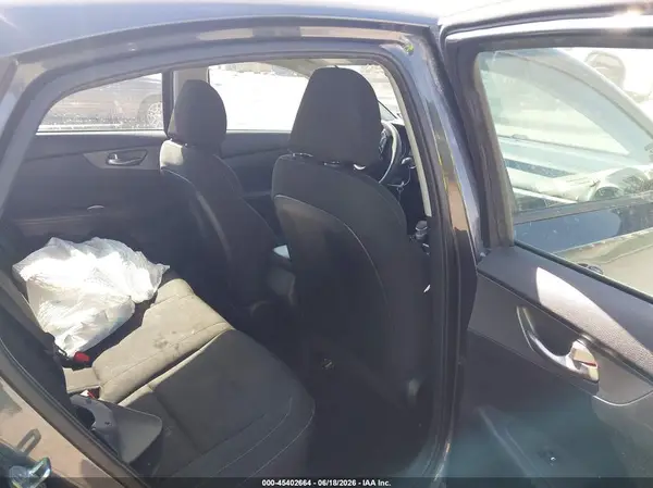 3KPF24AD2ME381182 2021 KIA FORTE - Image 8