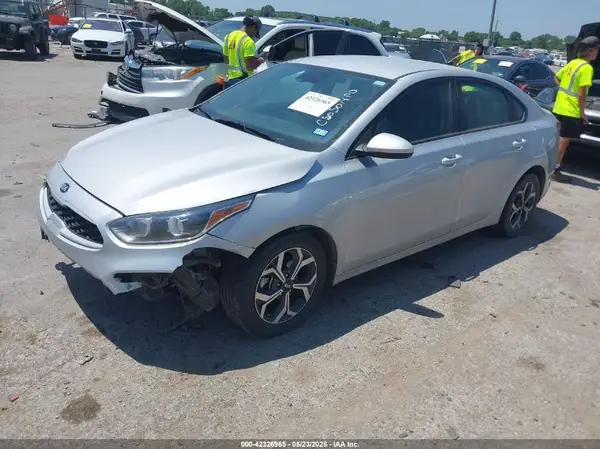 3KPF24AD2ME383398 2021 KIA FORTE - Image 2