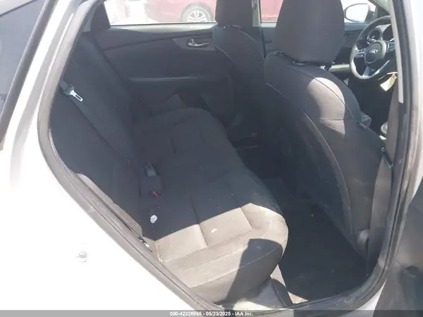 3KPF24AD2ME383398 2021 KIA FORTE - Image 8