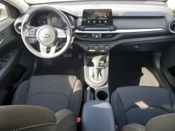 3KPF24AD2ME386382 2021 KIA FORTE - Image 8