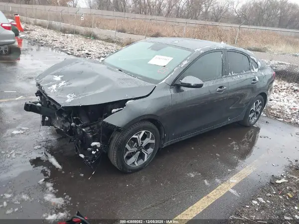 3KPF24AD2ME386706 2021 KIA FORTE - Image 2