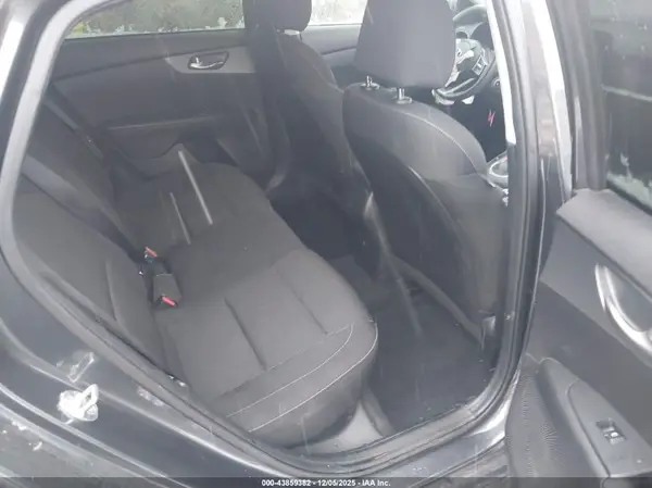 3KPF24AD2ME386706 2021 KIA FORTE - Image 8