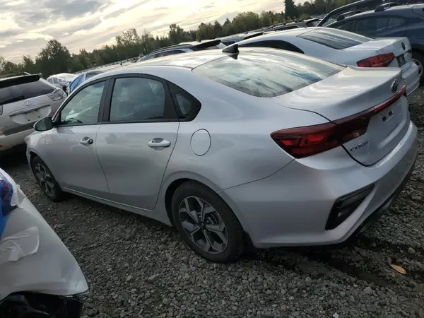 3KPF24AD2ME387600 2021 KIA FORTE - Image 2