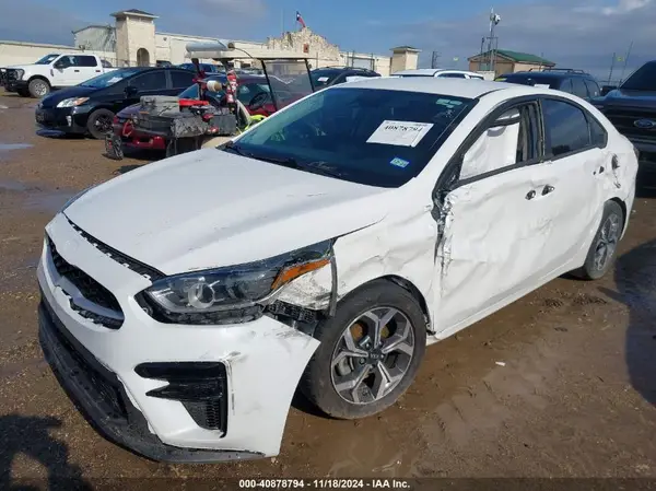3KPF24AD2ME388617 2021 KIA FORTE - Image 2