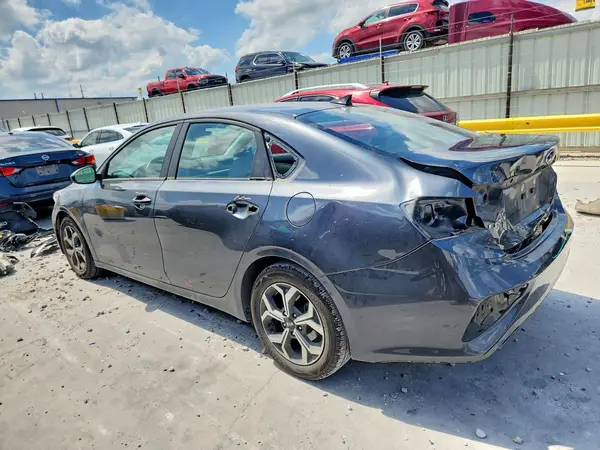 3KPF24AD2ME388701 2021 KIA FORTE - Image 2