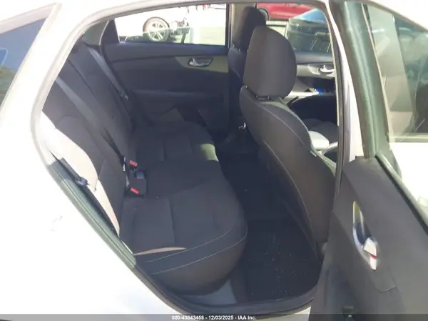 3KPF24AD2ME389606 2021 KIA FORTE - Image 8