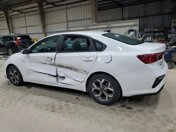 3KPF24AD2ME389699 2021 KIA FORTE - Image 2