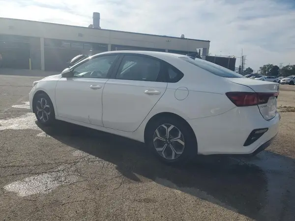 3KPF24AD2ME399018 2021 KIA FORTE - Image 2